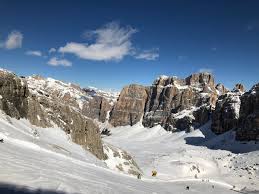 Panoramica innevata Dolomiti Superski